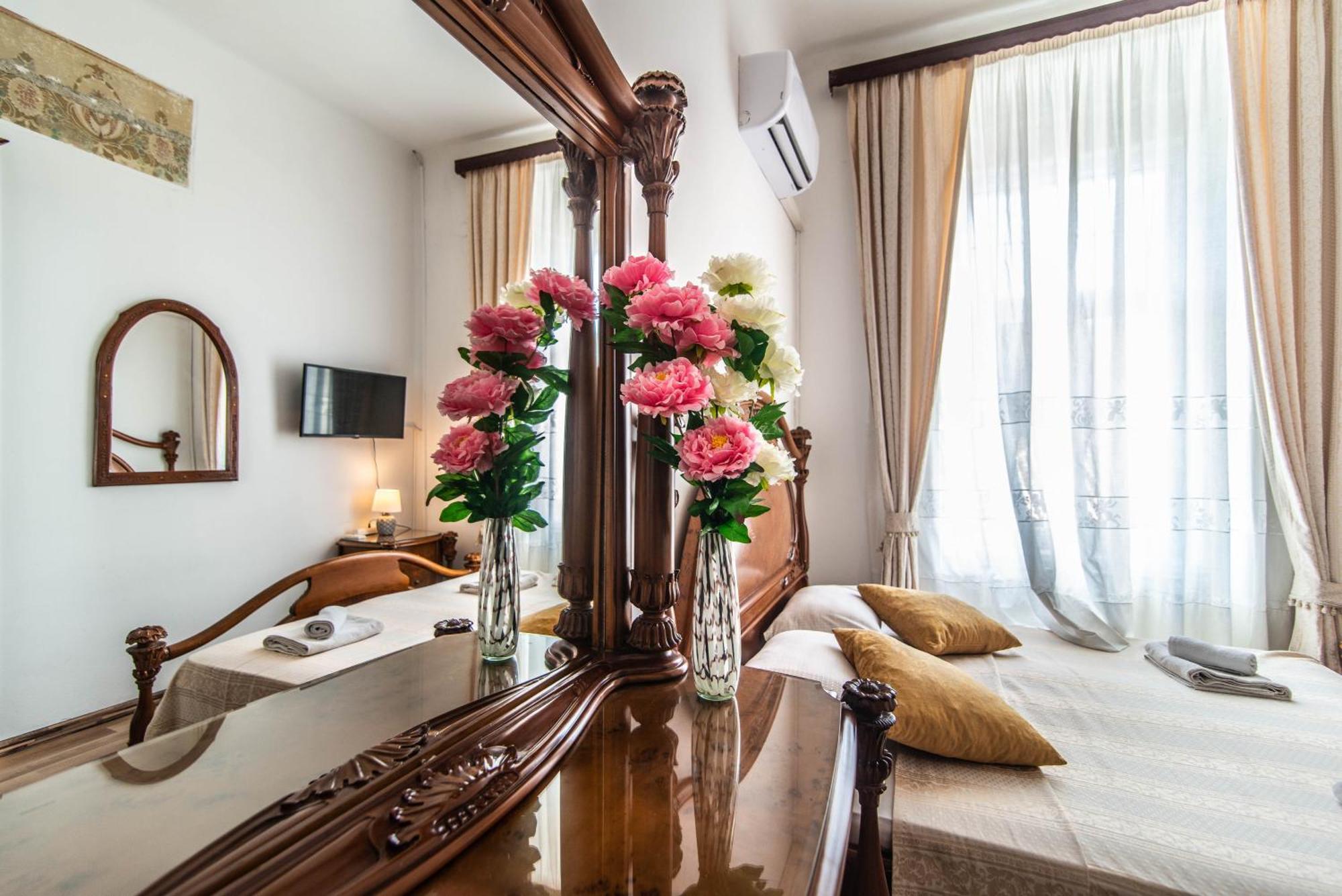 Giovanna Boutique Rooms & Pool Пула Экстерьер фото