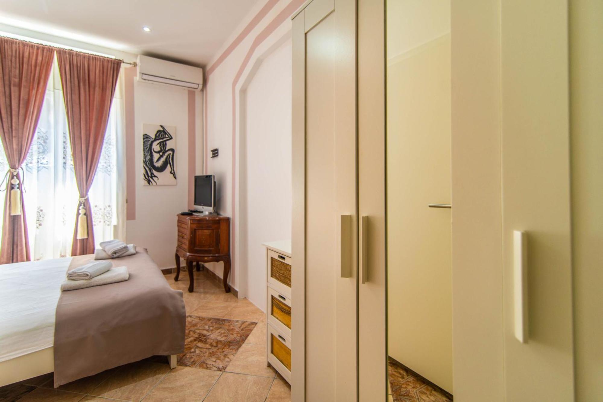 Giovanna Boutique Rooms & Pool Пула Экстерьер фото