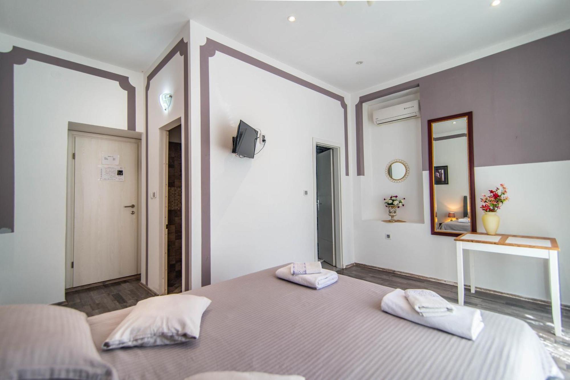 Giovanna Boutique Rooms & Pool Пула Экстерьер фото