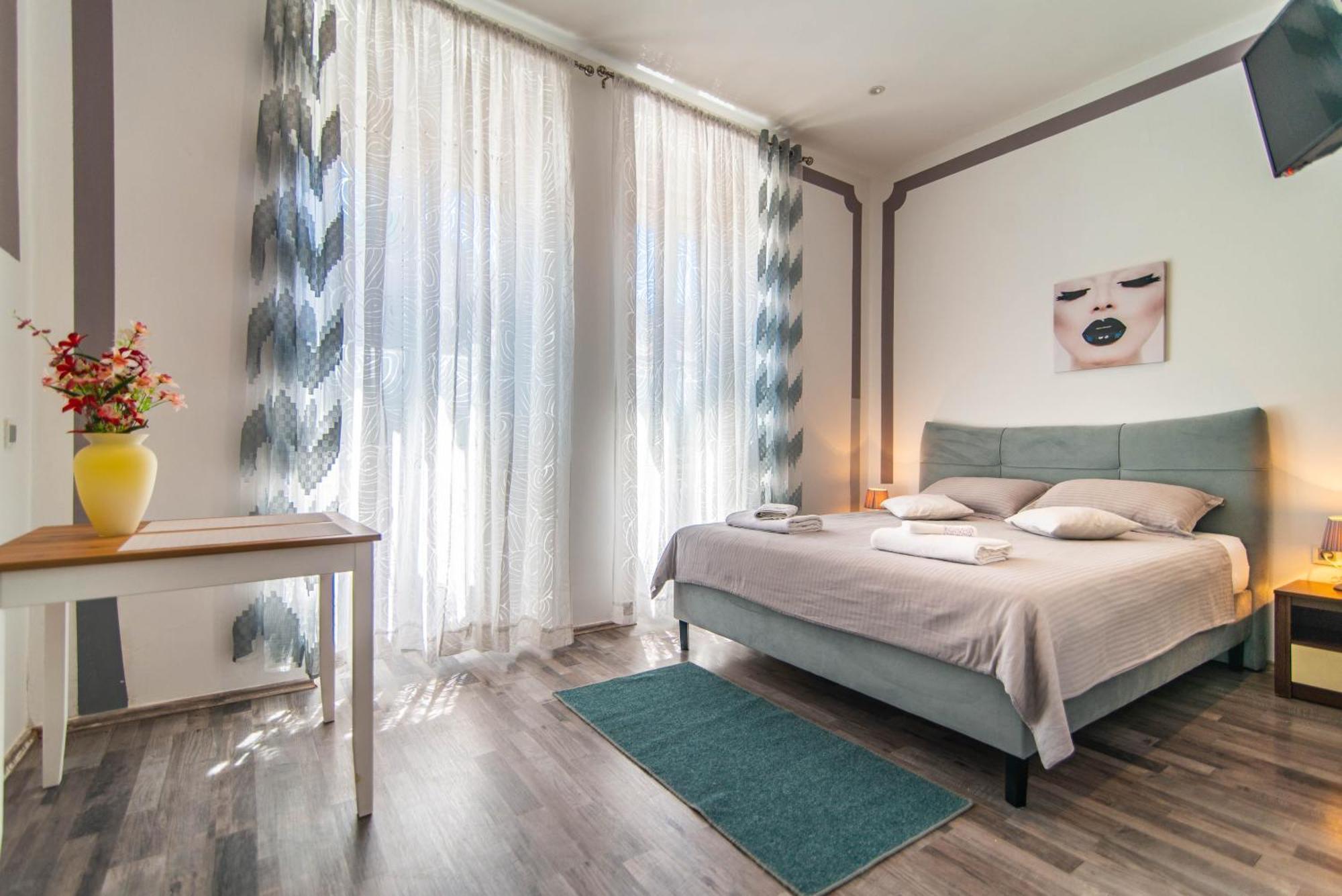 Giovanna Boutique Rooms & Pool Пула Экстерьер фото