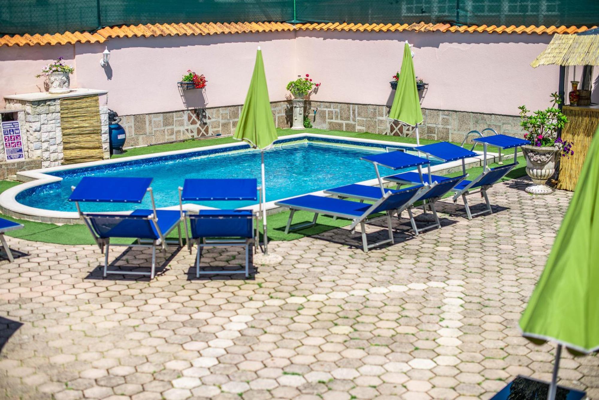 Giovanna Boutique Rooms & Pool Пула Экстерьер фото